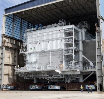 Succesvolle move out substation topside Hollandse Kust (west Beta)